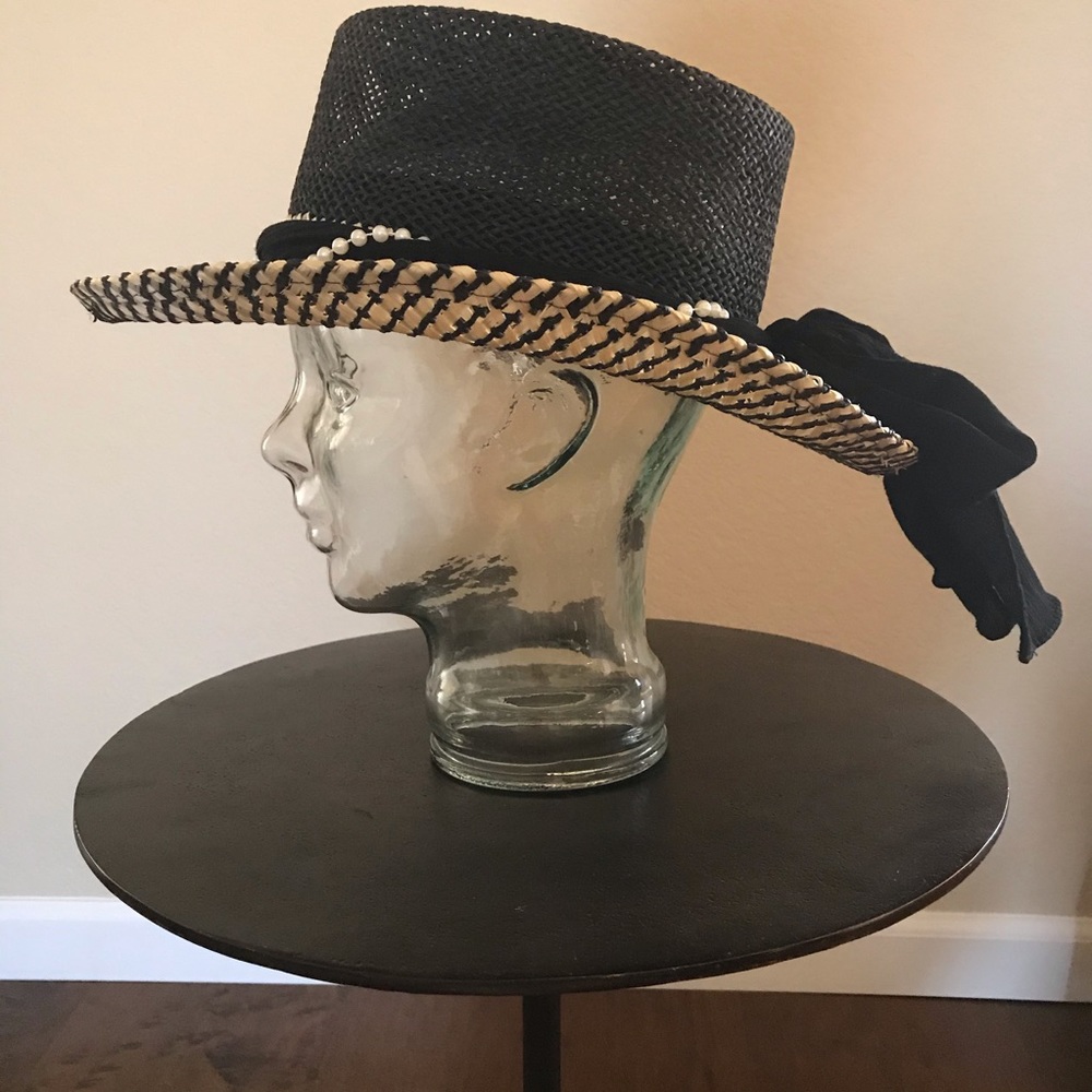 Scala Black and Tan Women's Hat